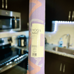 Estera de Yoga — Ejercicios en suelo, abdomen y stretching